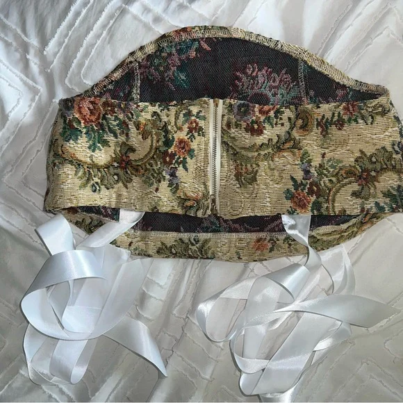 Floral Print Tie Shoulder Zip Back Crop Top brand new without tags - Picture 7 of 10